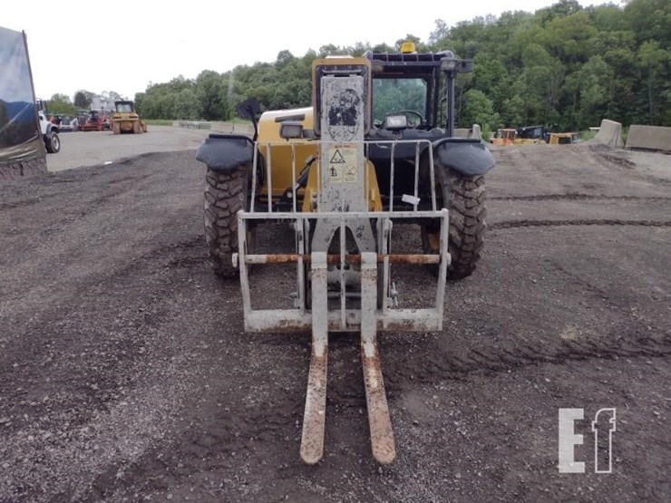 2013-caterpillar-tl642c-image-2