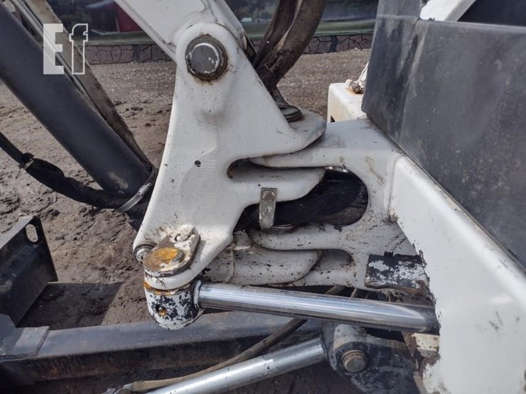 2006-bobcat-331-image-25