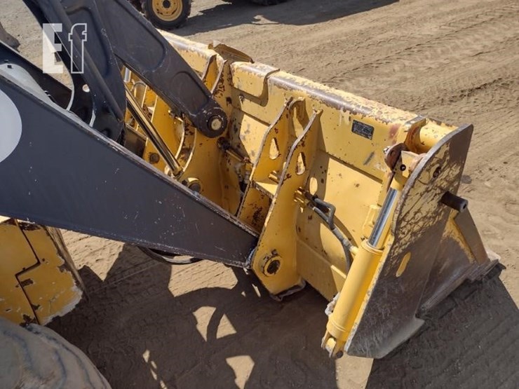 2010-deere-710j-image-21