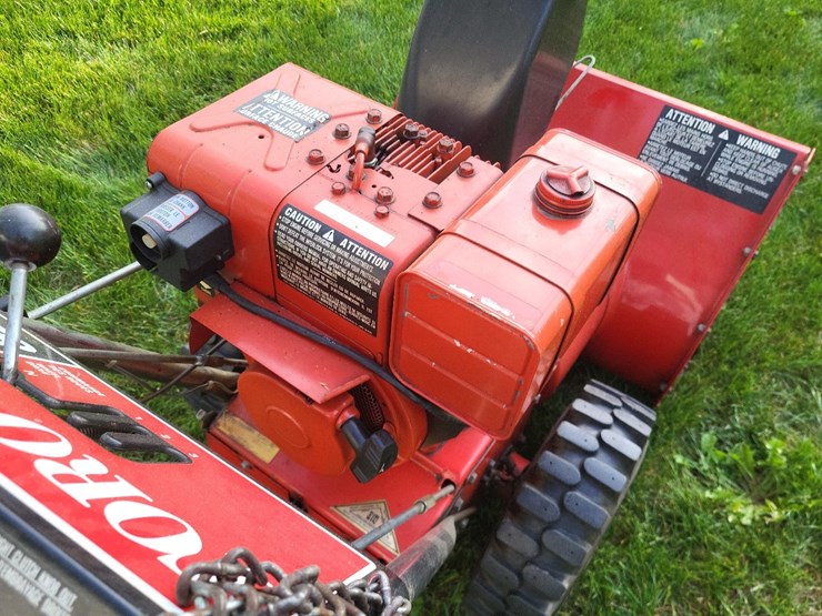 toro-826-walk-behind-snowblower-image-11