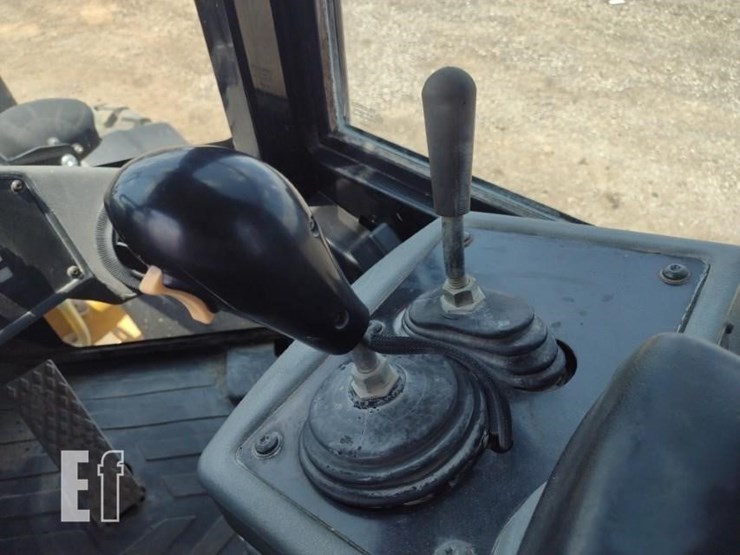 caterpillar-930g-image-8