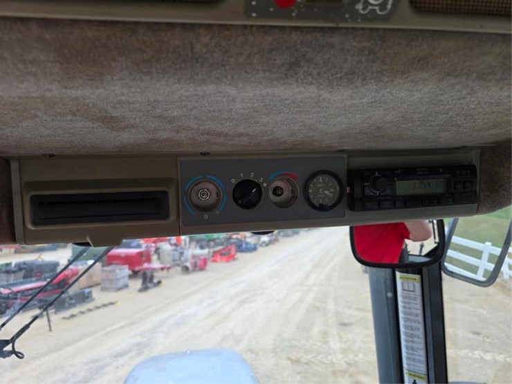 agco-white-8310-image-34