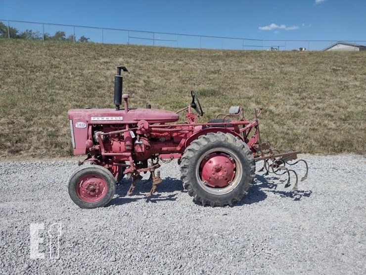 farmall-140-tractor-w/cultivators-5760-image-1