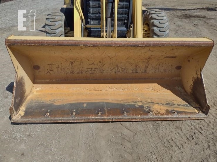 2015-caterpillar-420f-image-21