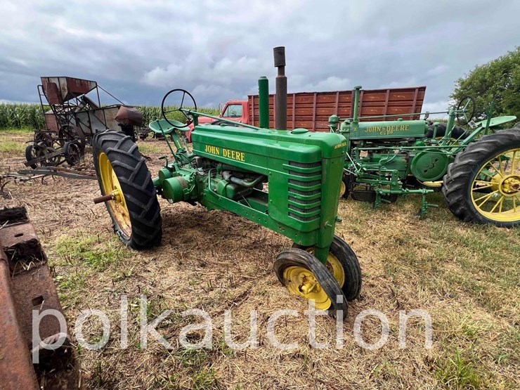 john-deere-b-image-3
