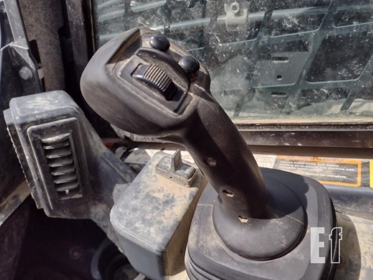 2022-deere-333g-image-9