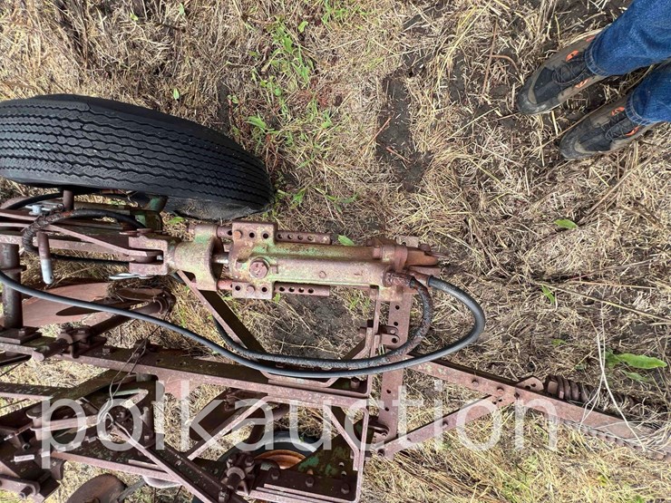 john-deere-3btm-pull-type-plow---14"-image-3