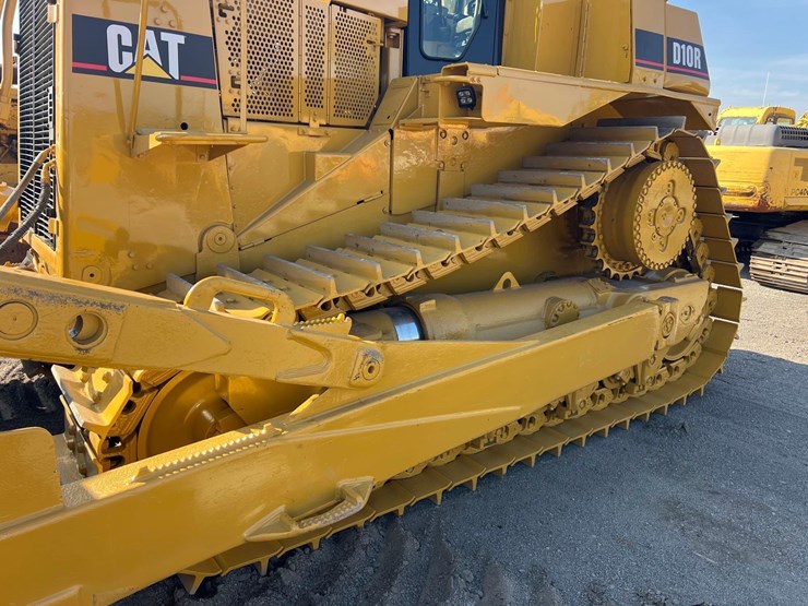 caterpillar-d10r-image-8