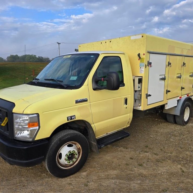 2018 FORD E450