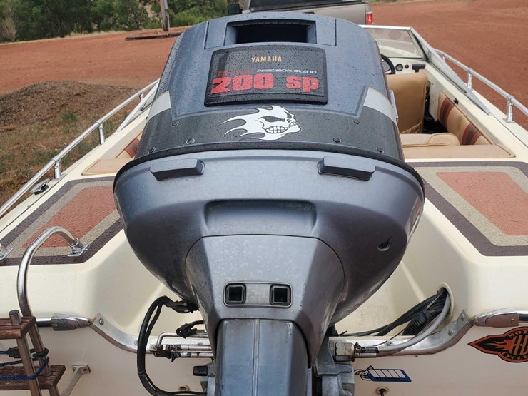 1985-baja-sunsport-210-boat-with-1985-roadrunner-trailer-image-11