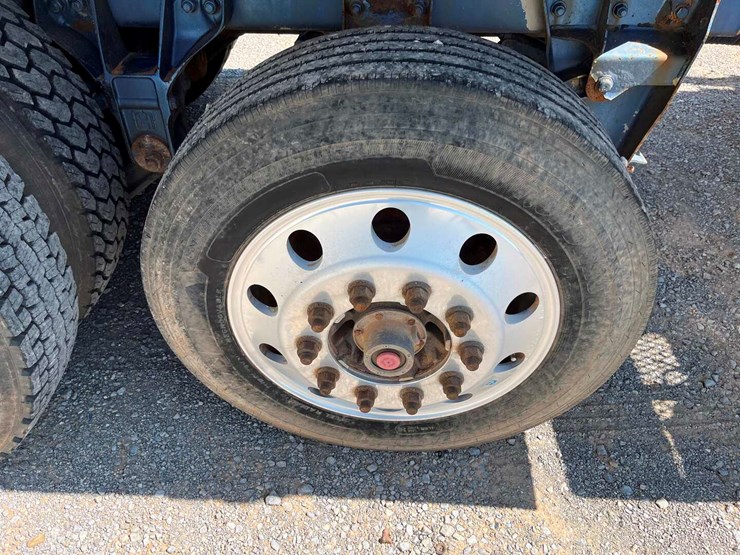 2015-kenworth-t800-image-18