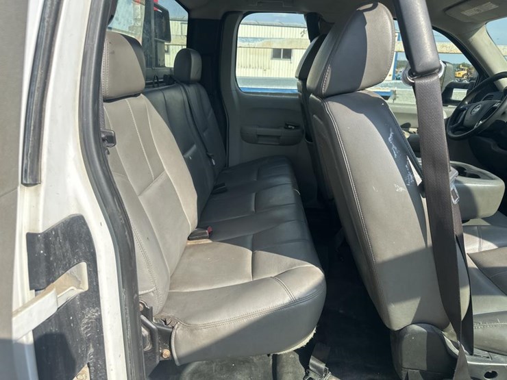 2007-chevrolet-silverado-3500-image-21