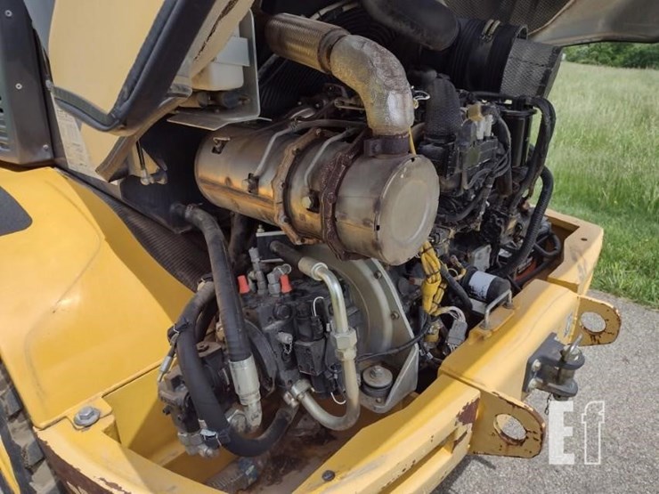 2017-deere-244kii-image-27