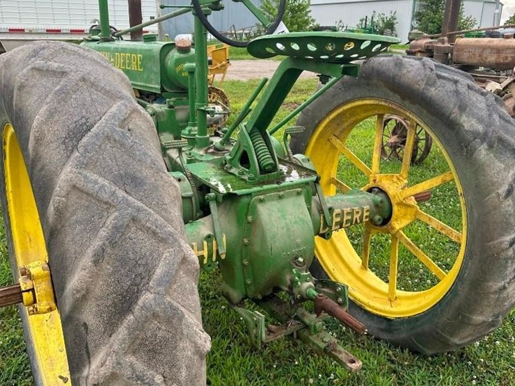 john-deere-b-image-10