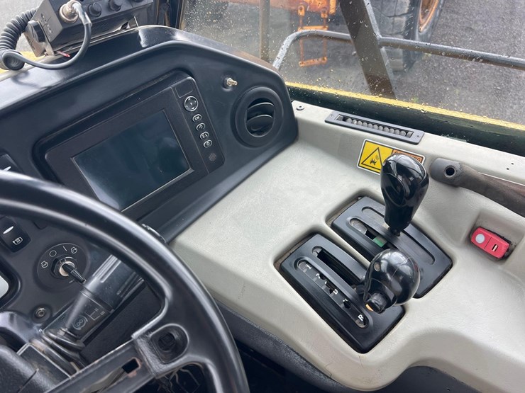 caterpillar-740b-image-14
