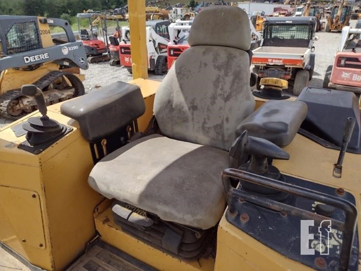 deere-650h-image-10