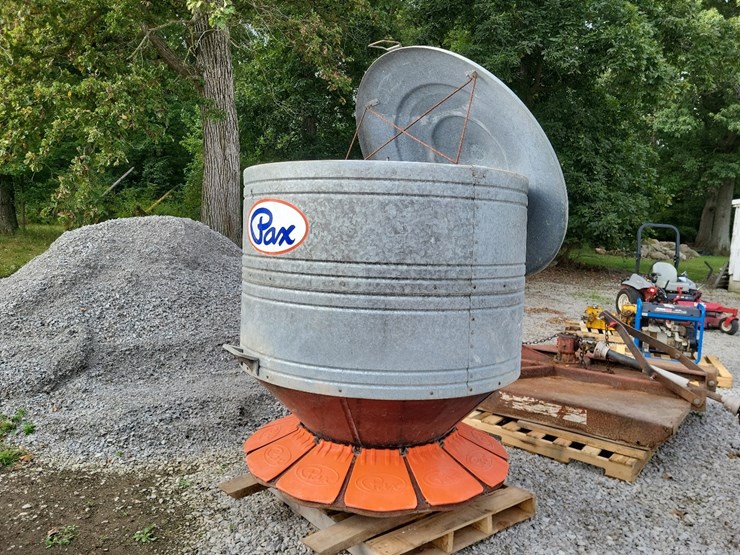 pax-hog-feeder-image-1