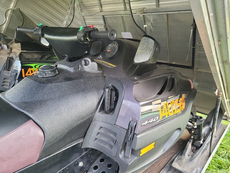 sled-shed-single-axle-snowmobile-trailer-w/2-arctic-cat-440-snowmobiles*updated-information-9/22/25-@-8:30a*-image-51