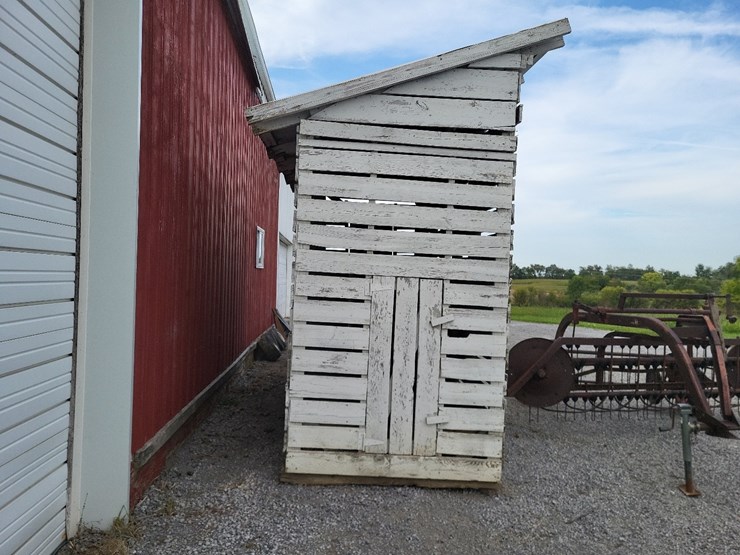 wood-corn-crib-w/steel-roof-image-3