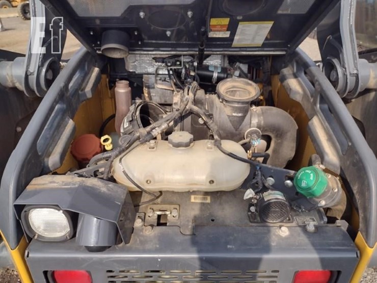 2020-deere-324g-image-24
