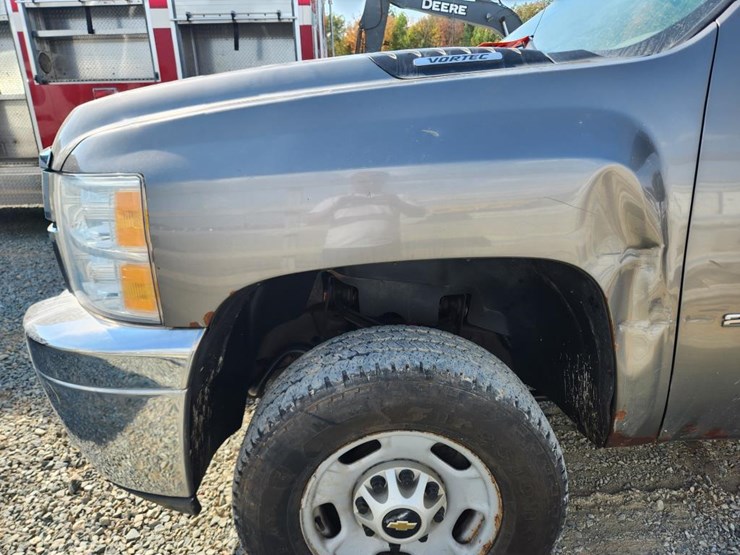 2014-chevrolet-2500-image-18