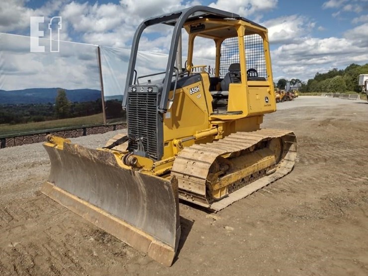2004-deere-650h-image-40