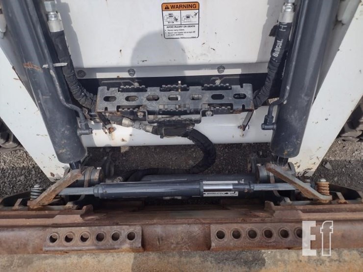 2022-bobcat-s740-image-16