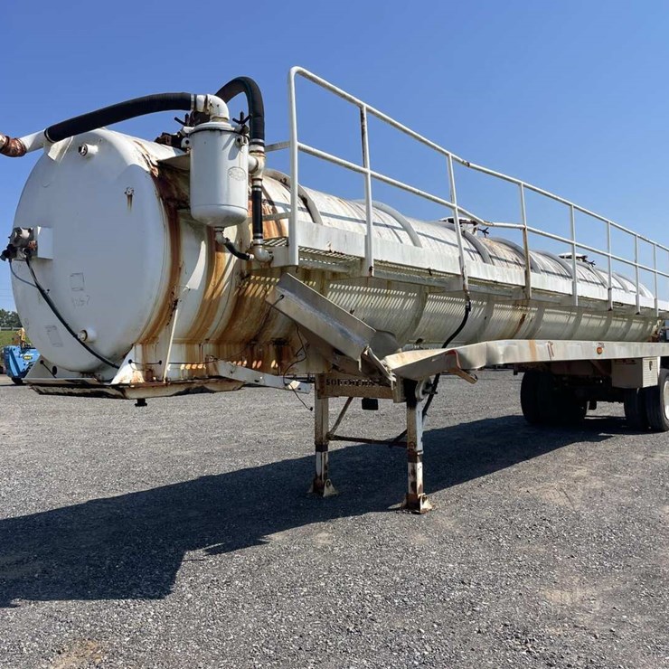 2012 SOUTHERN 130BBL VACUUM TRAILER