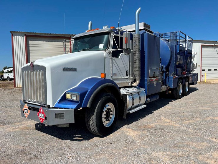 2015-kenworth-t800-image-1