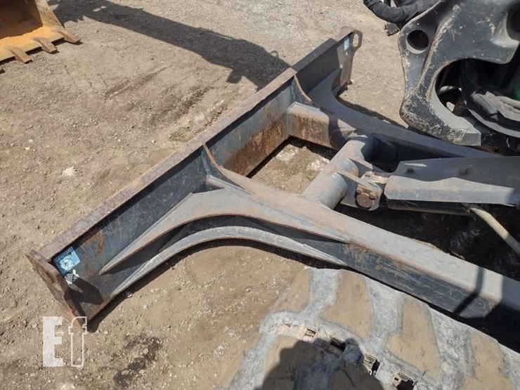 2017-deere-60g-image-23