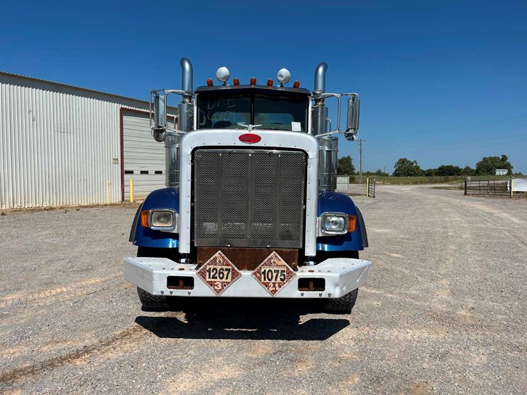2008-peterbilt-367-image-2