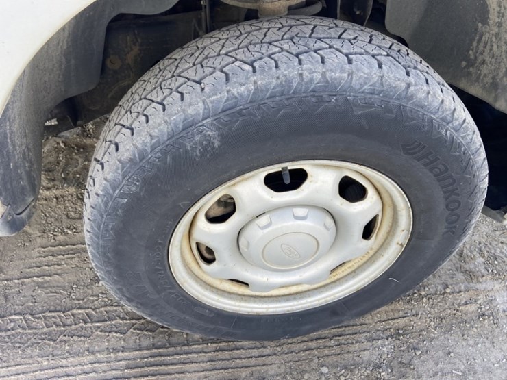 2011-ford-f150-xl-image-13