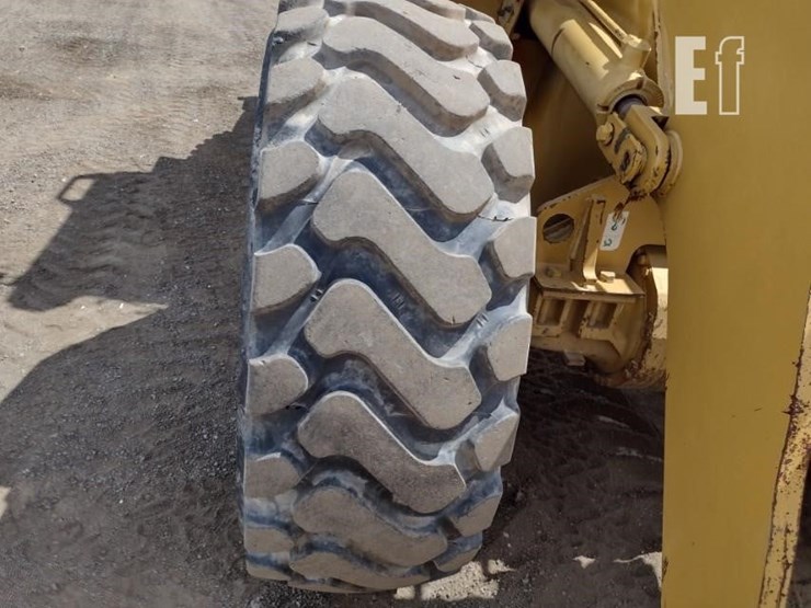 2002-caterpillar-938g-image-21