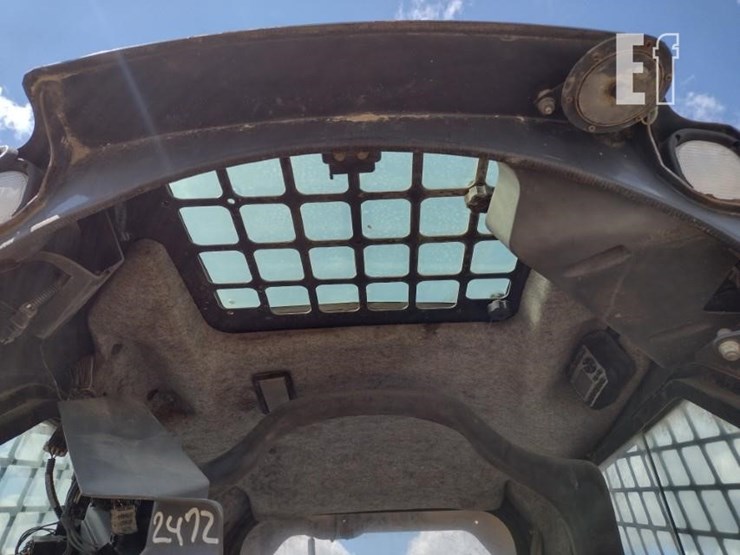 john-deere-329d-image-11