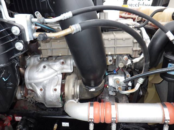 2018-freightliner-cascadia-126-image-14