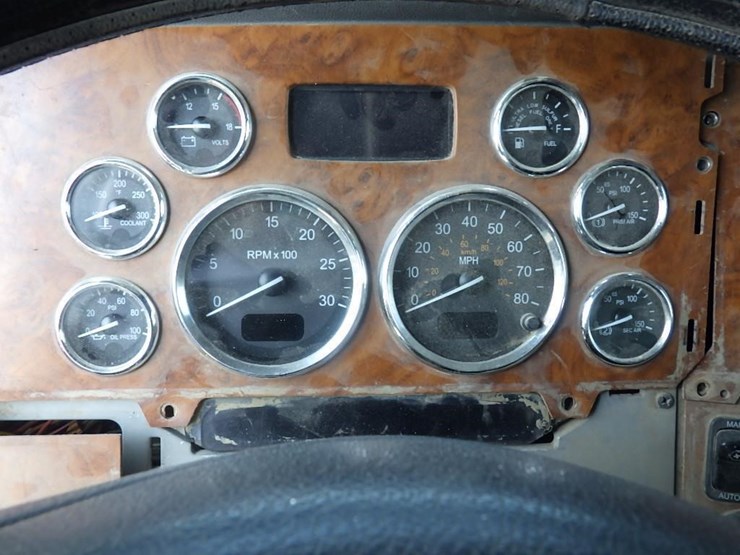 2008-peterbilt-367-image-25