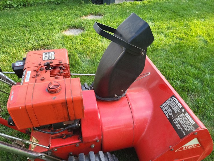 toro-826-walk-behind-snowblower-image-14