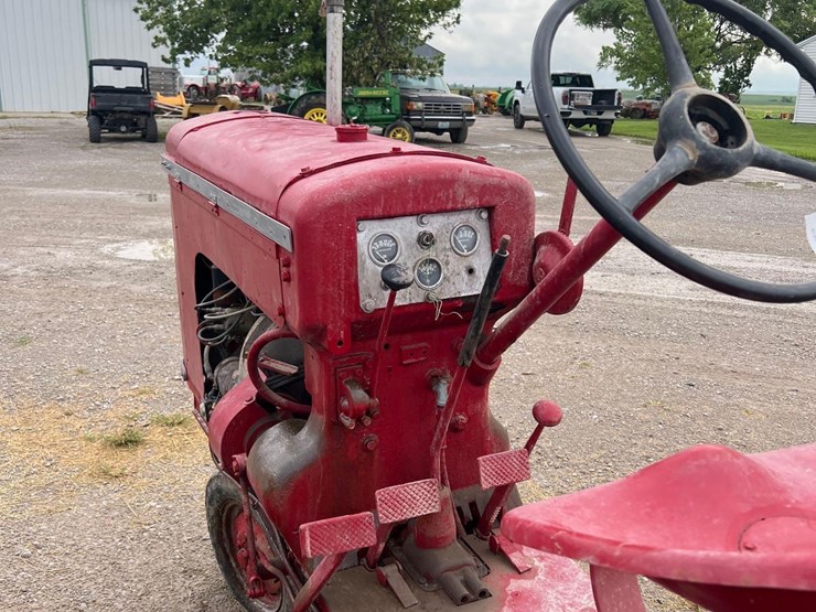 gibson-tractor-(no-tag)-image-12