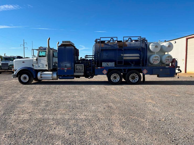 2013-peterbilt-367-image-9