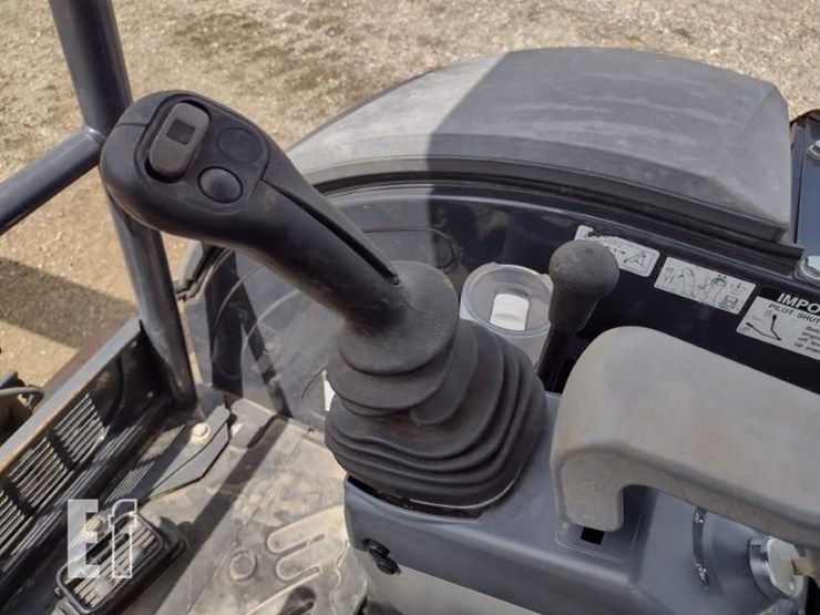 2021-deere-26g-image-8