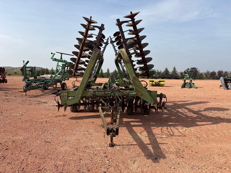 john-deere-235-image-2