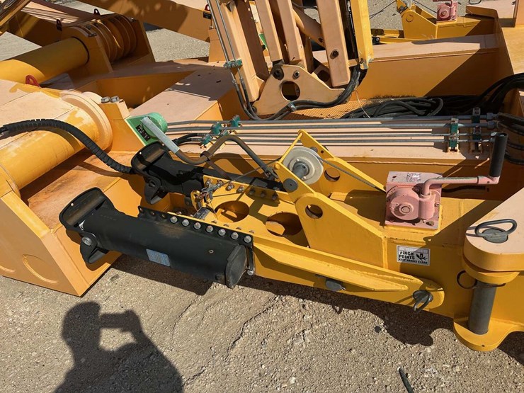 bauer-atd-750-vertical-hydraulic-pipe-handler-image-5