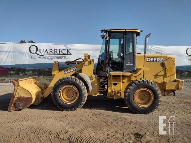 2003-deere-444h-image-1
