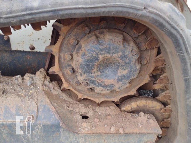 2020-bobcat-t595-image-21
