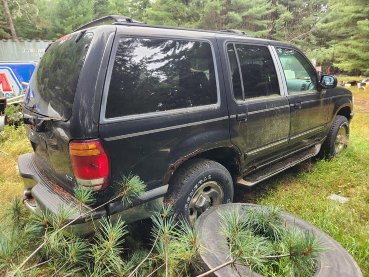 1998-ford-explorer-xlt-image-4