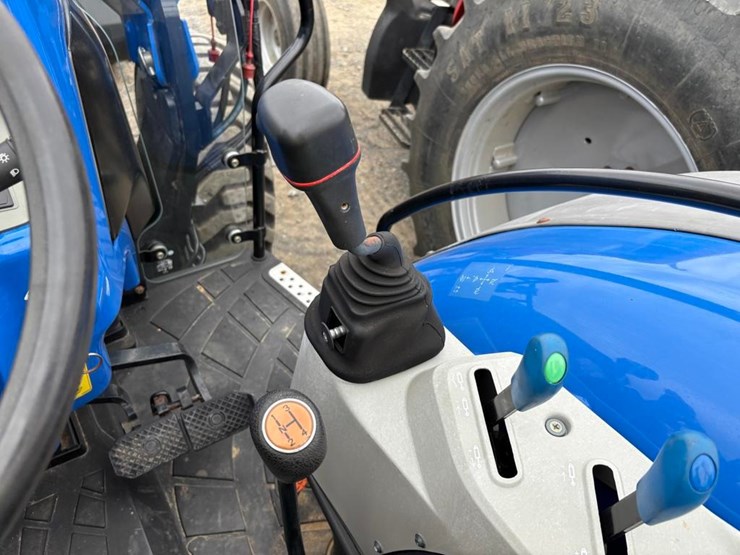 2019-new-holland-workmaster-95-image-28