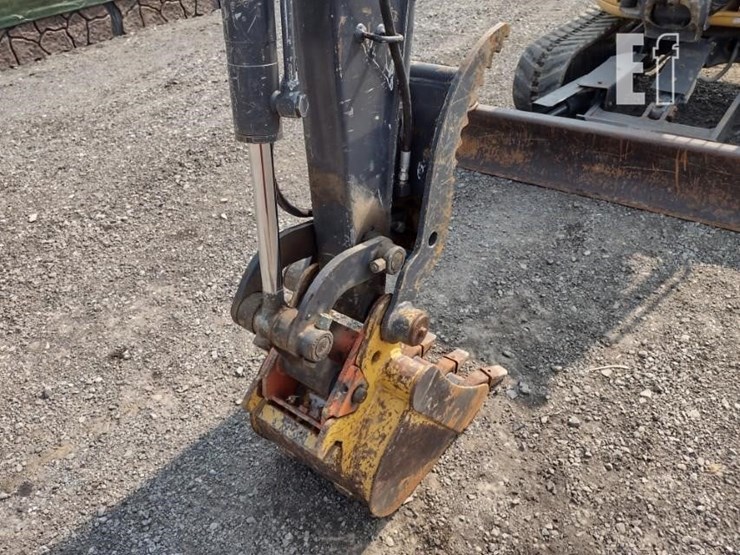 2018-deere-35g-image-16
