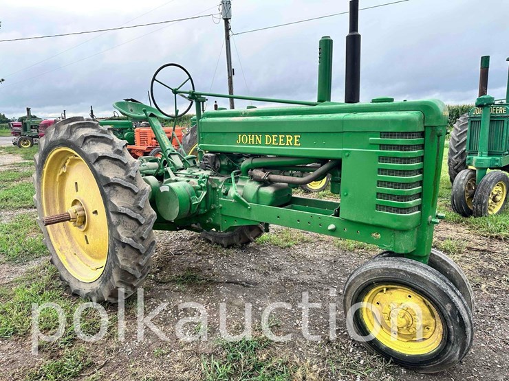john-deere-b-image-4
