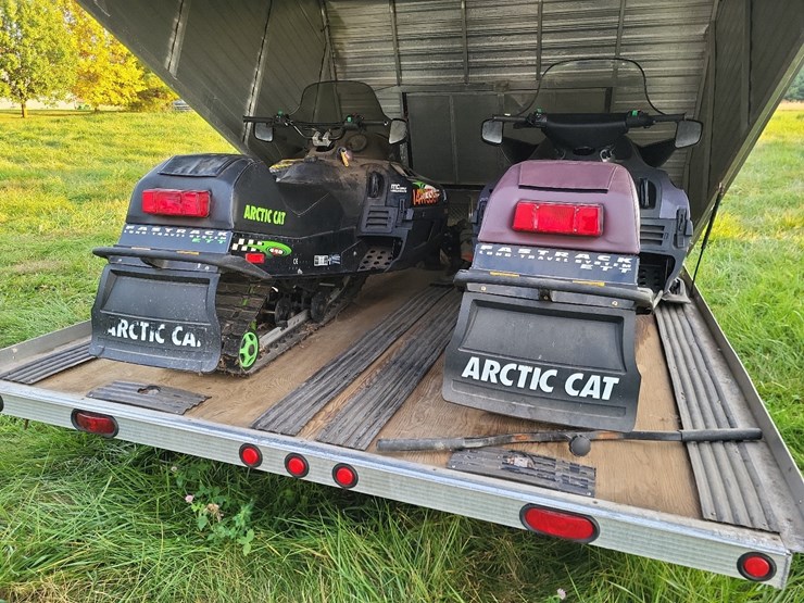 sled-shed-single-axle-snowmobile-trailer-w/2-arctic-cat-440-snowmobiles*updated-information-9/22/25-@-8:30a*-image-67