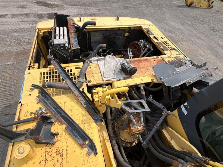 komatsu-pc300-lc-7e0-image-22